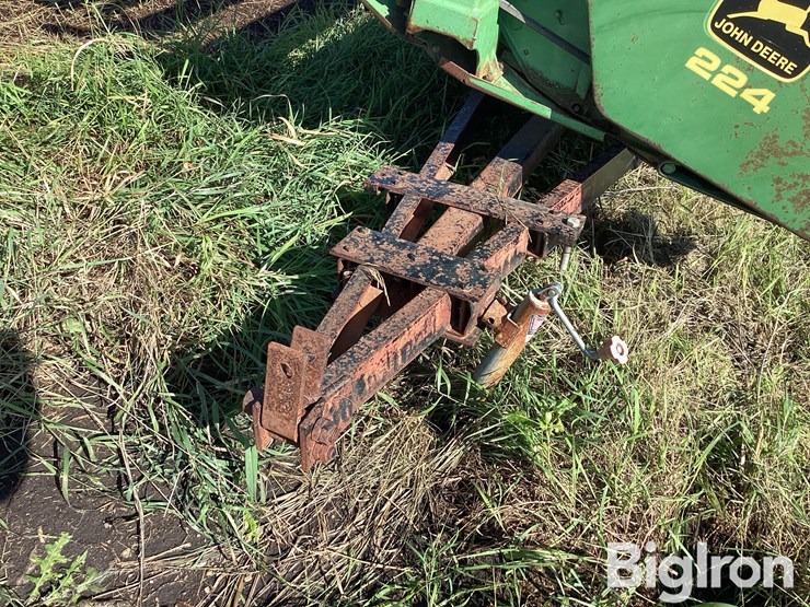 john-deere-224-image-9