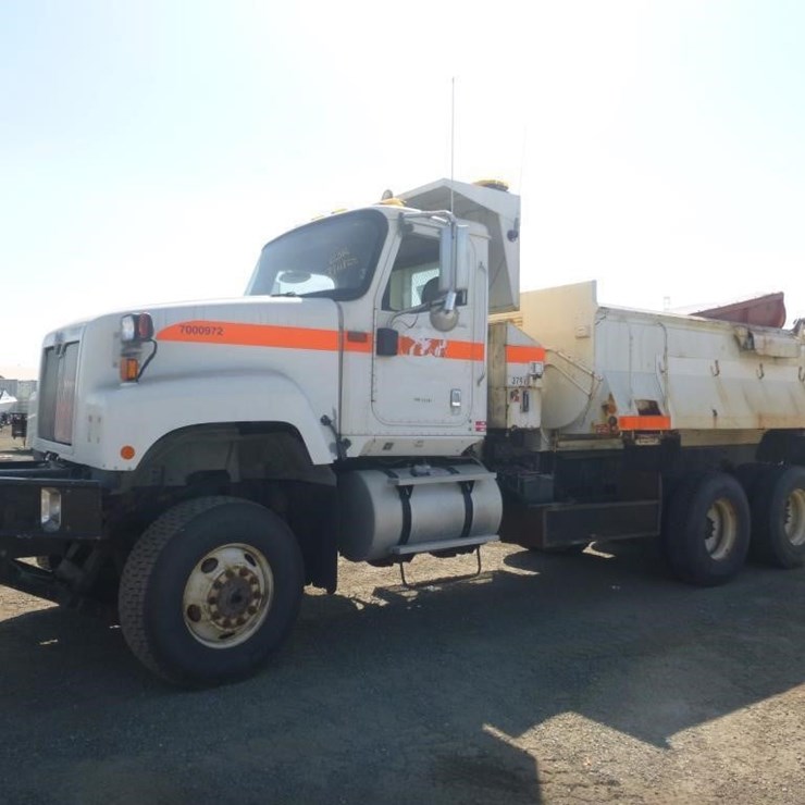 2004 INTERNATIONAL 5500