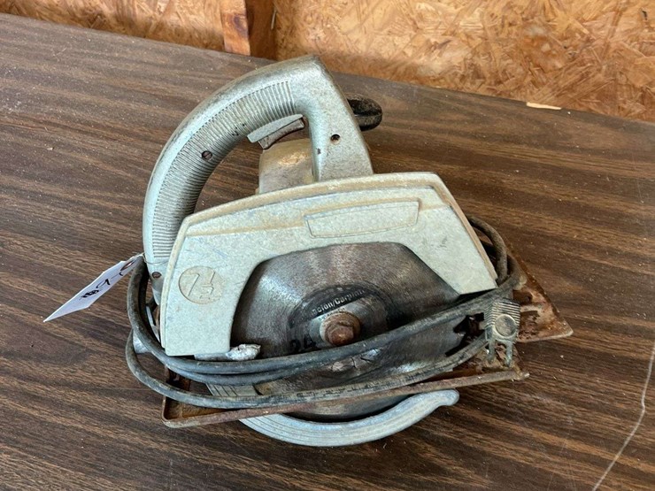 sears-7-1/2"-electric-hand-saw-image-5