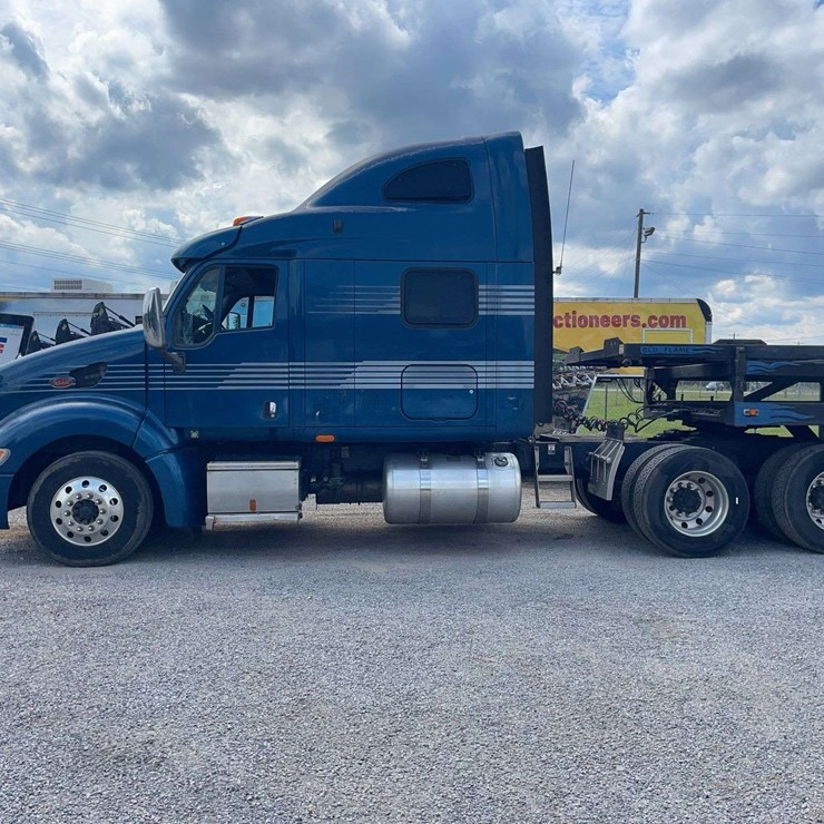 2009 PETERBILT 387