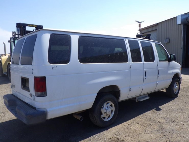 2008-ford-econoline-350-image-3