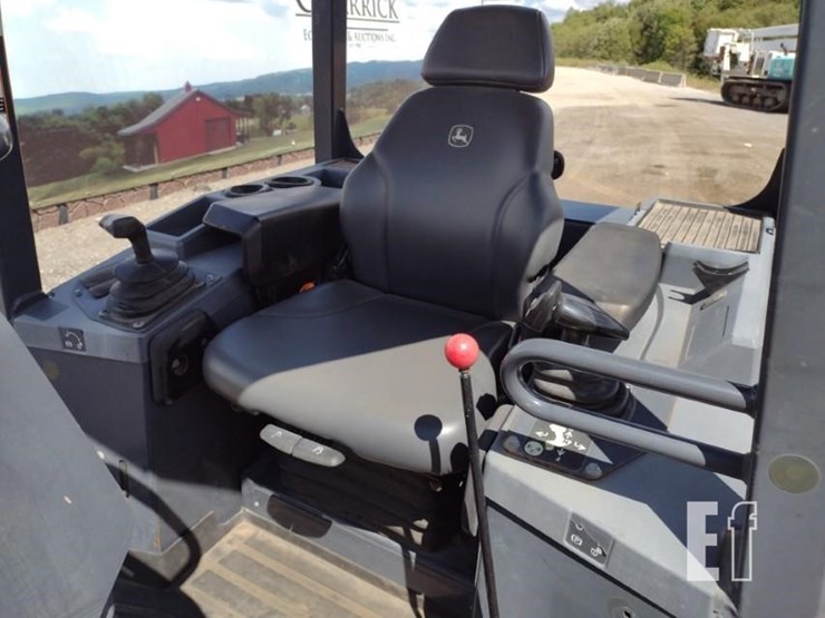 2022-deere-450k-image-13