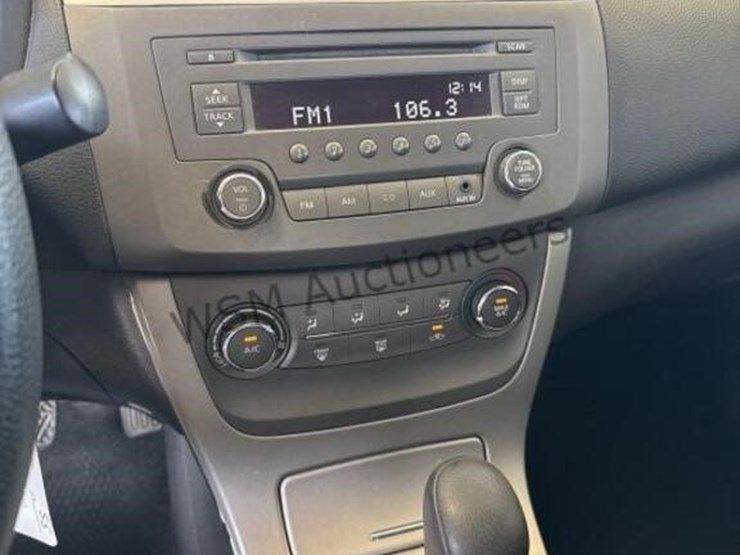 2014-nissan-sentra-sdn-image-17