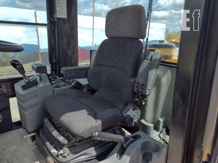 2002-caterpillar-938g-image-14