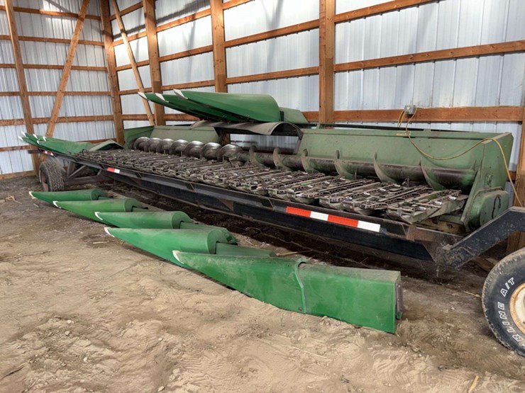john-deere-12r22”-40-series-cornhead,-gvl-poly-snouts,-cob-saver,-powershafts-image-1