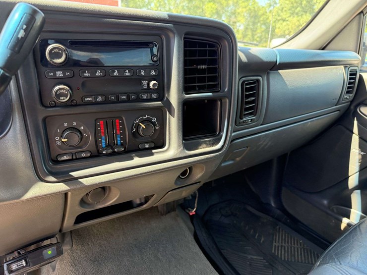 2005-chevrolet-2500-image-43