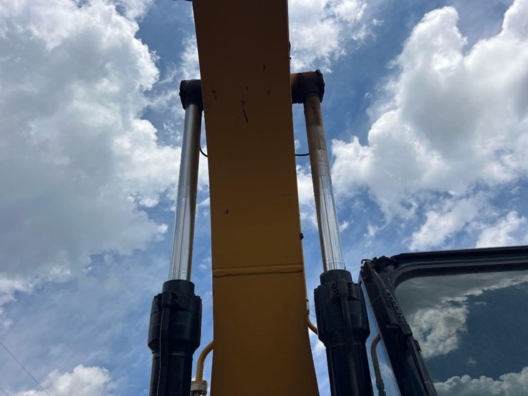 2022-caterpillar-317-image-14
