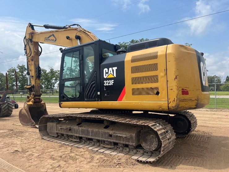 2015-caterpillar-323fl-image-2