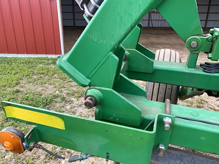 john-deere-200-image-12