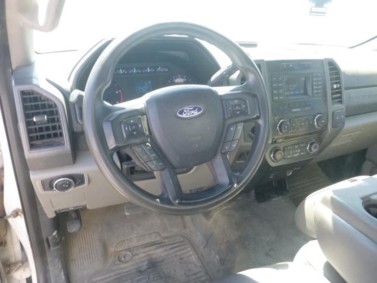 2018-ford-f450-image-11