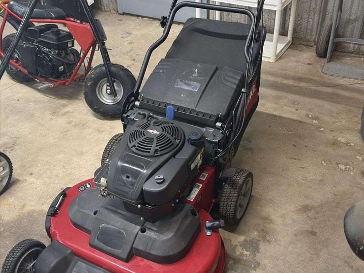 toro-self-propelled-lawn-mower-image-2