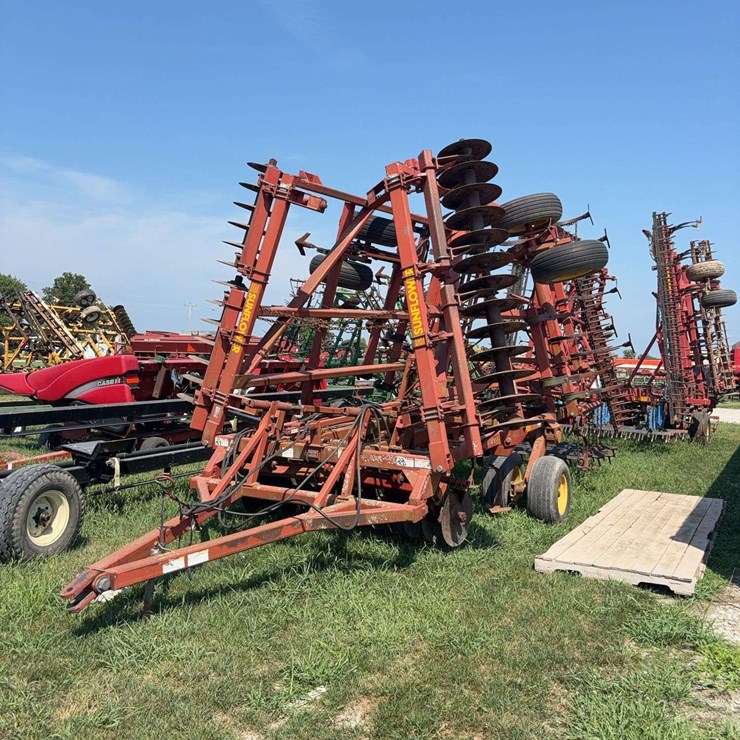 Sunflower 6332 23ft Finishing Tool, C-Shank, 5 Bar Harrow