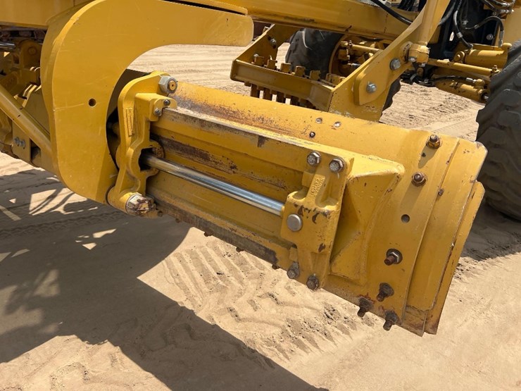 2020-caterpillar-120-image-24