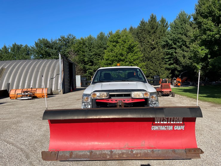 2016-ford-f250-xl-image-2