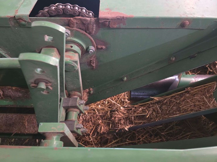 john-deere-336-image-17