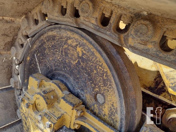 2004-deere-650h-image-24