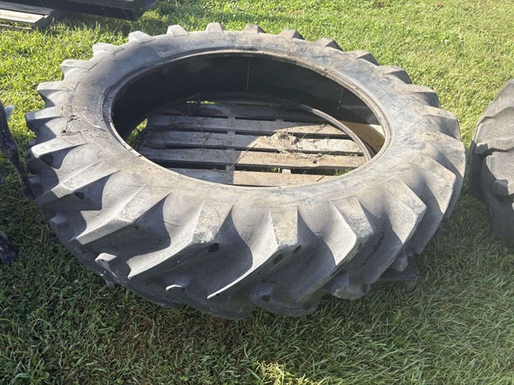 (1)-13.6-38-tractor-tire,-6-ply-image-1