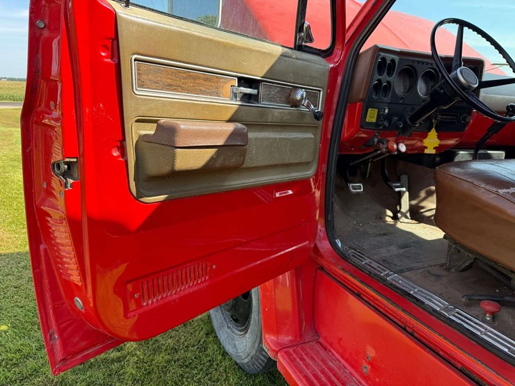1976-c60-grain-truck,-single-axel,-15’-steel-box,-wood-floor,-roll-tarp,-v8-350-motor,-4-speed-2-spe-image-41
