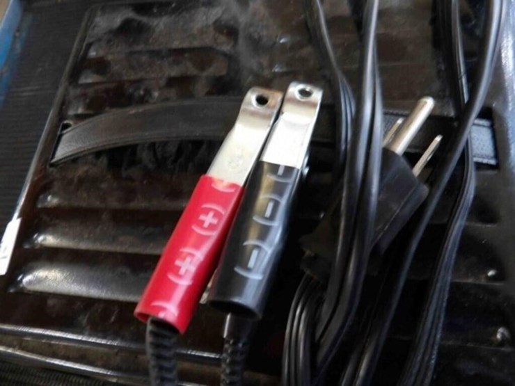 schumacher-battery-charger-image-3