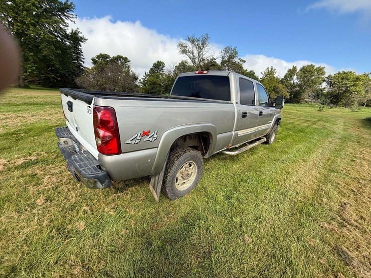 2003-chevrolet-2500-image-13