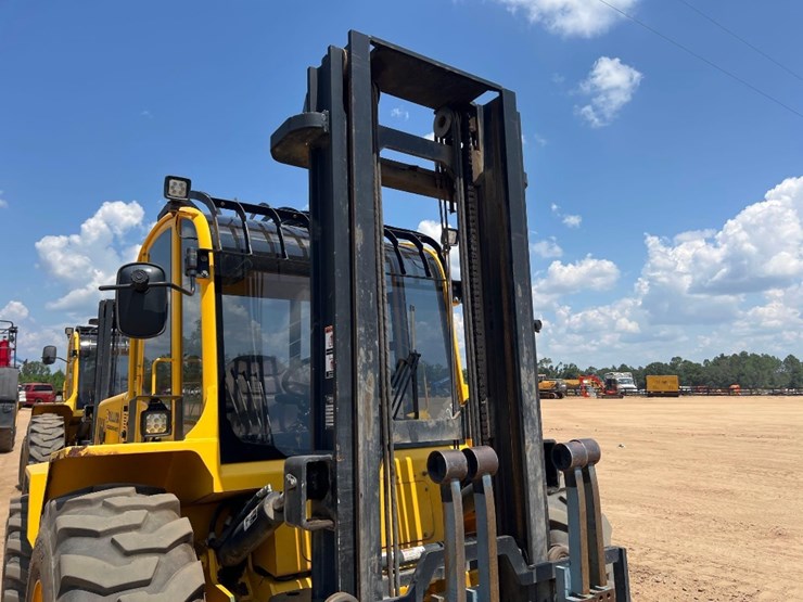 sellick-s80t4e-4ps-rough-terrain-forklift-image-19