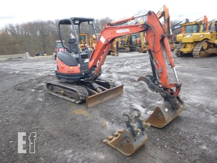 2016-kubota-u25-image-51