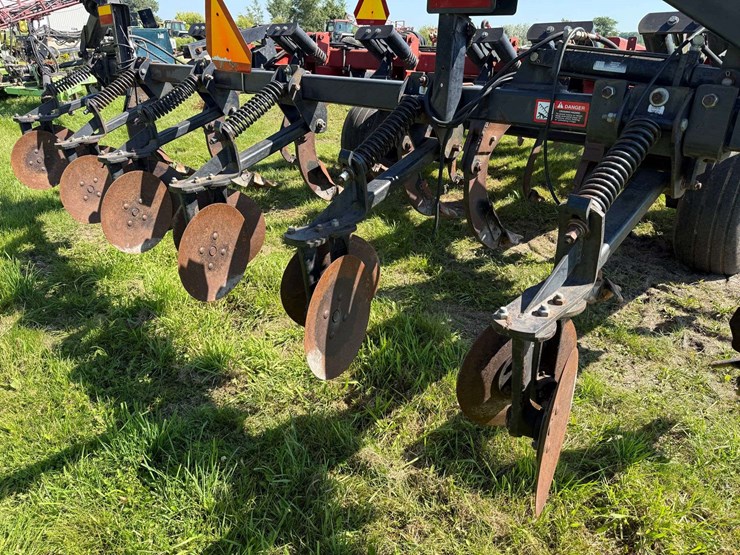 case-ih-730b-ecolo-tiger-disk-ripper,-rear-leveler,-30”-spacing,-2-bearings-are-out-but-2-good-used-image-39