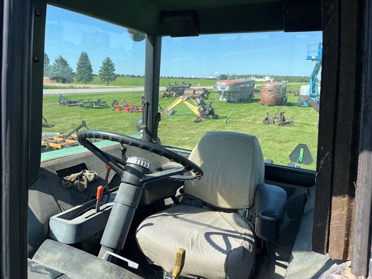 john-deere-4840-image-32
