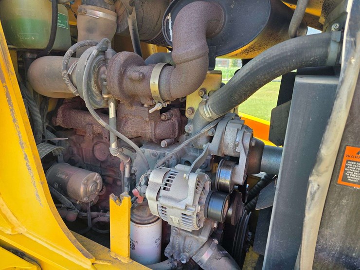 new-holland-lb75-image-69