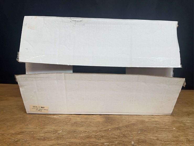 1/24-mf-9895-combine-2006-product-launch-nib-sm-image-35