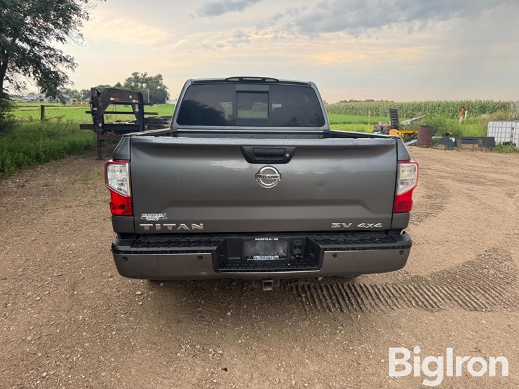 2017-nissan-titan-image-6