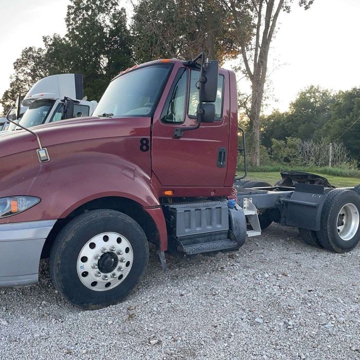 2015 Navistar Prostar Day cab - Automatic Transmission