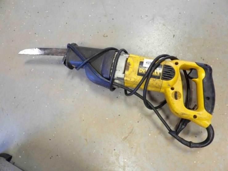 dewalt-reciprocating-saw-dw309-image-1
