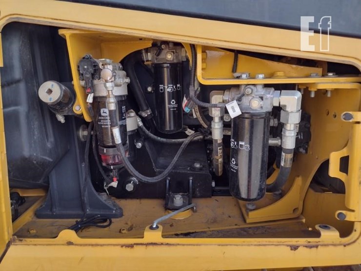 2022-deere-450k-image-40