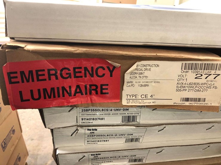 large-pallet-of-misc-led-light-fixtures-image-4