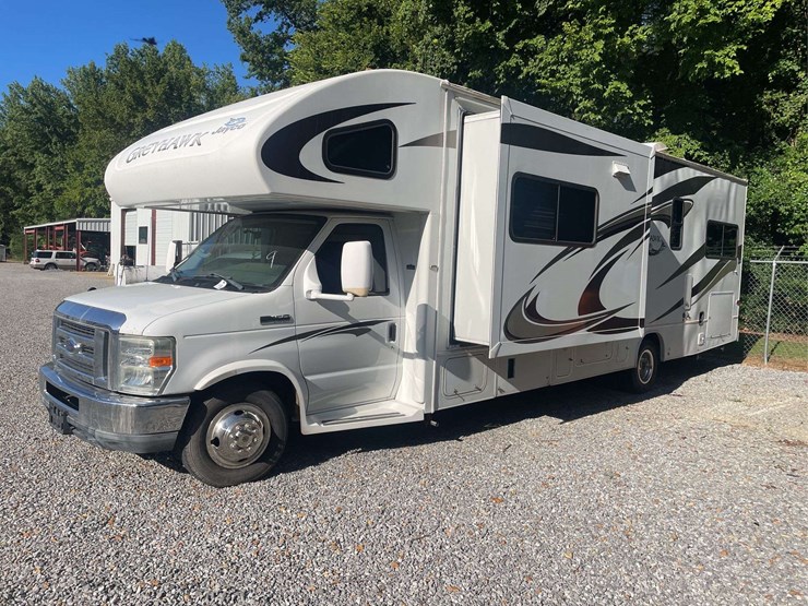 2010-ford-e450-image-2