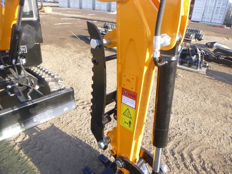 2025-vicsec-vc13c-hydraulic-excavator-image-12
