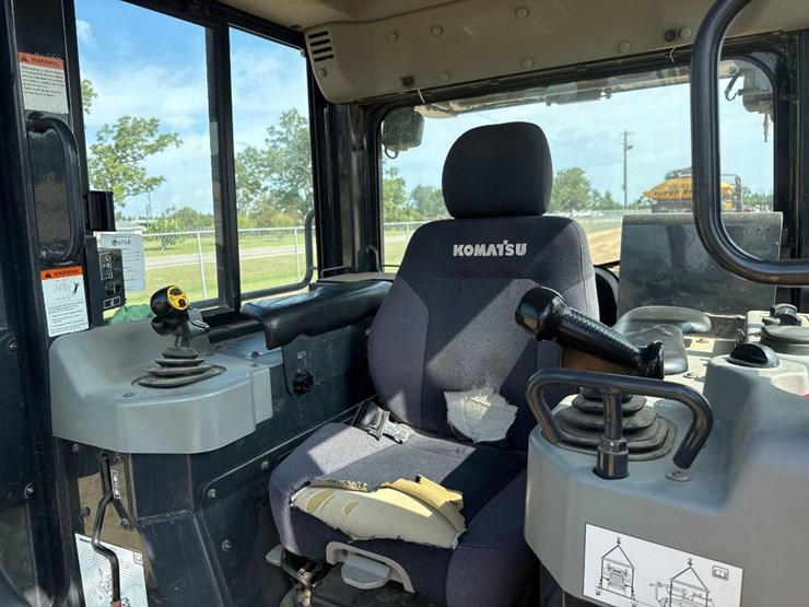 2019-komatsu-d51px-24-image-25