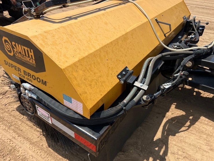 2023-smith-challenger-scm-400-sweeper-image-25