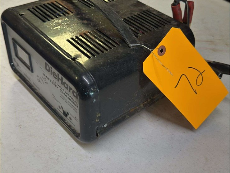 diehard-12v-battery-charger-image-3