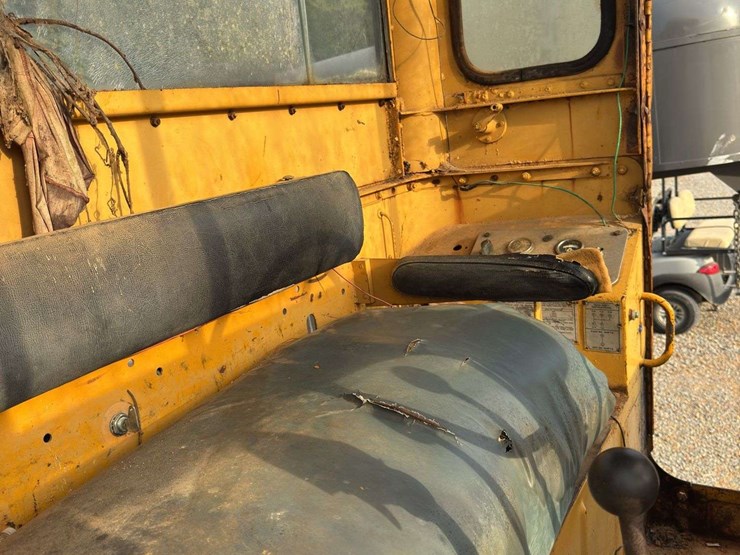 caterpillar-120-image-13