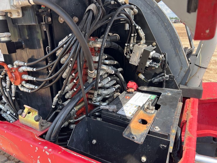 2017-takeuchi-tb240-image-30