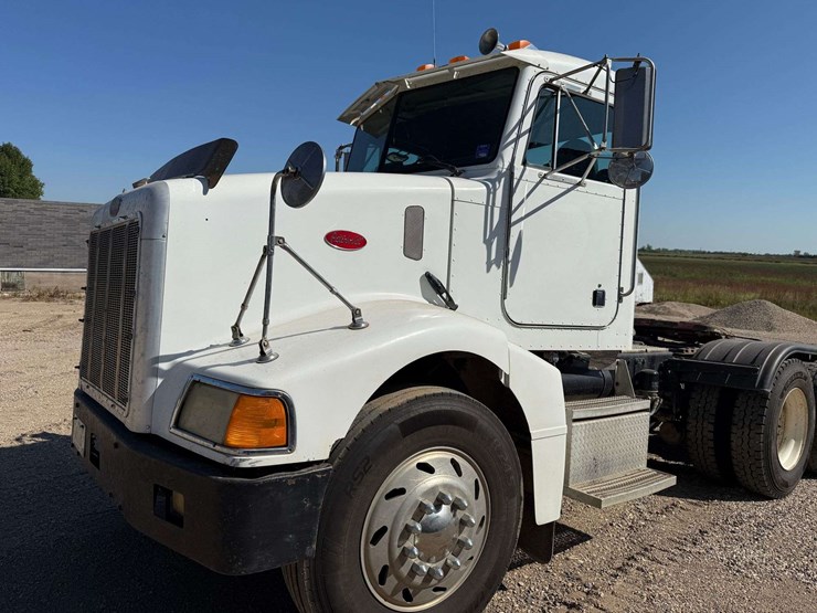 1997-peterbilt-385-image-15