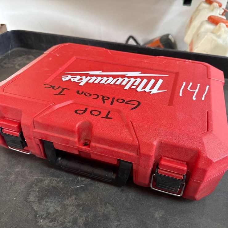 UNUSED MILWAUKEE M12 600MCM CORDLESS CABLE CUTTER, NO BATTERY SUPPORT EQUIPMENT