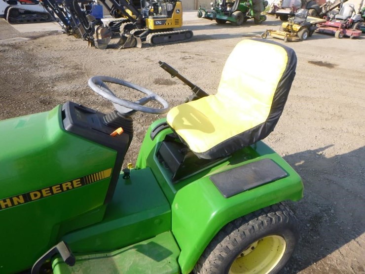 john-deere-240-image-13