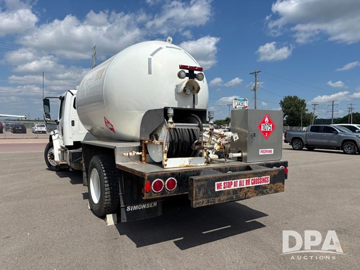 2006-freightliner-business-class-(dr12083)-image-7