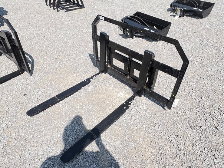 #28503-•-pallet-forks-image-1