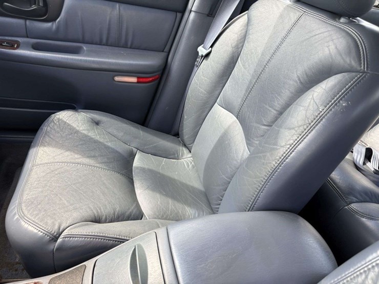 1999-buick-regal-ls-4-door,-3.8l-v6,-215/70r15-tires-on-alloy-wheels,-leather,-power-driver-seat,-am-image-16