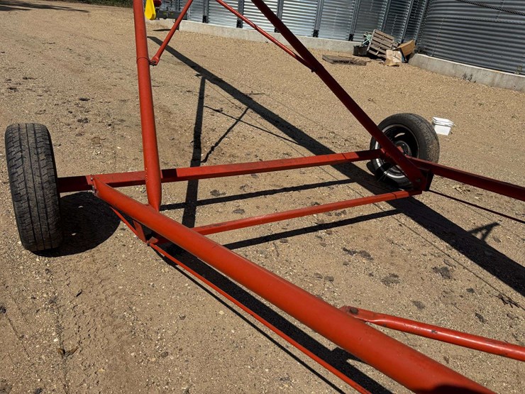 westfield-mk-100-61-auger-with-dual-auger-swing-hopper,-hydraulic-lift,-electric-hopper-walker-with-image-29