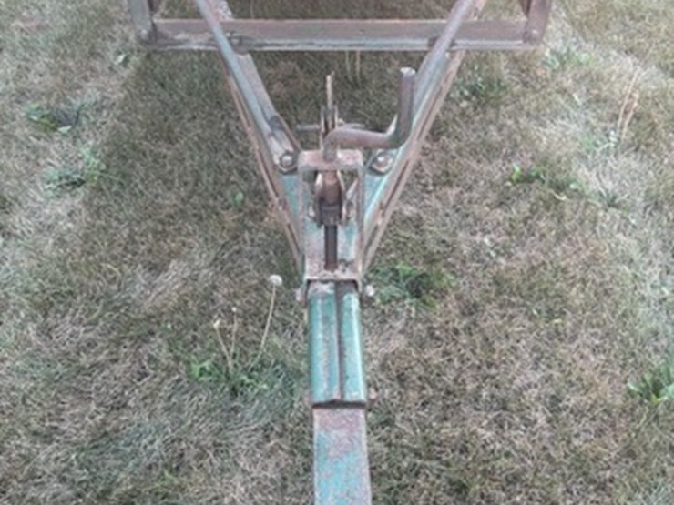 new-idea-12a-manure-spreader-image-2